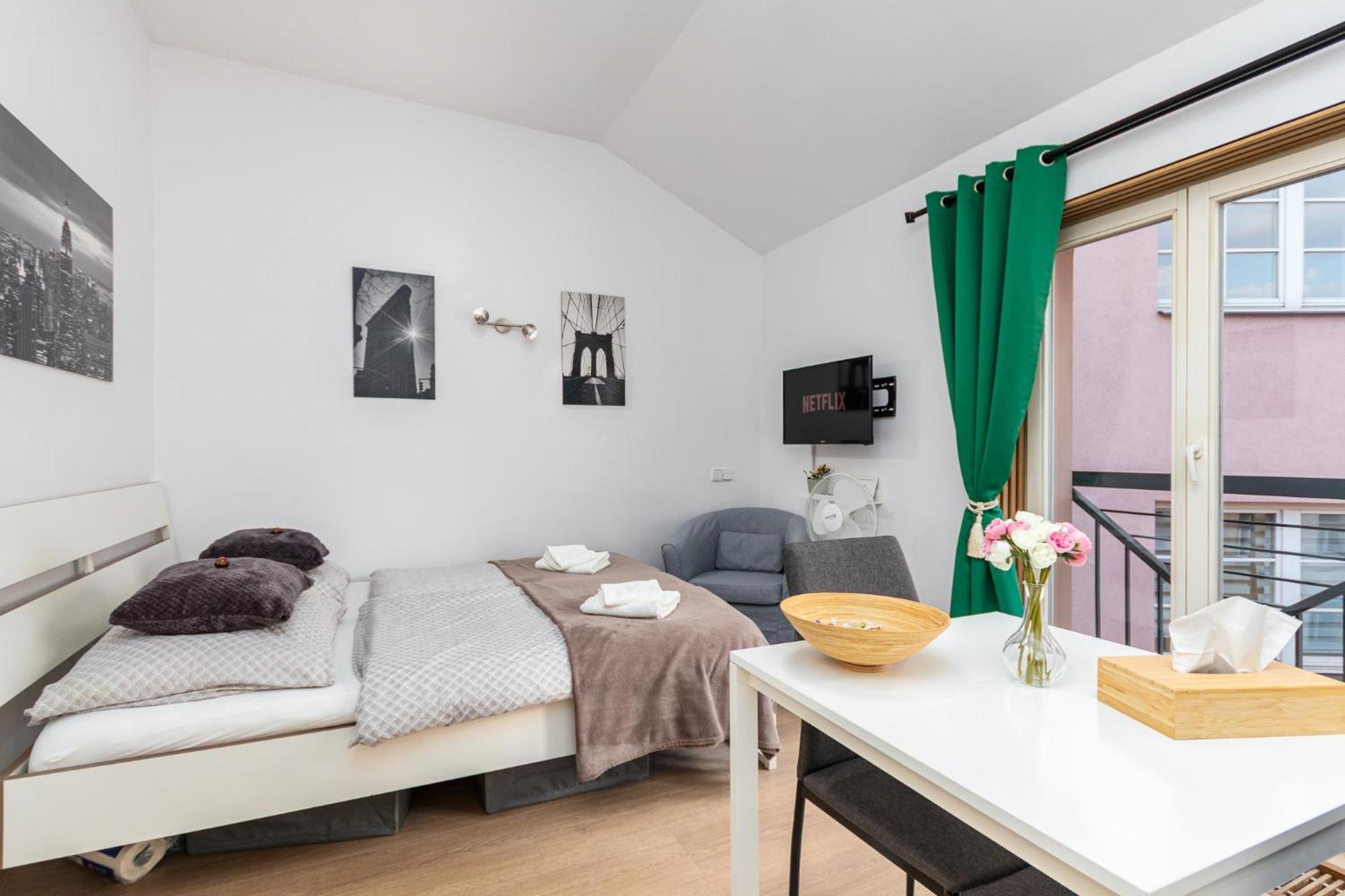 Private Retreat Close To Stations In Praha 3 Esterno foto